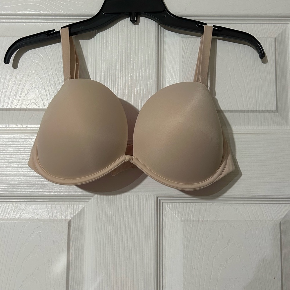 Women's Cream Push-Up Bra Size: 34DD